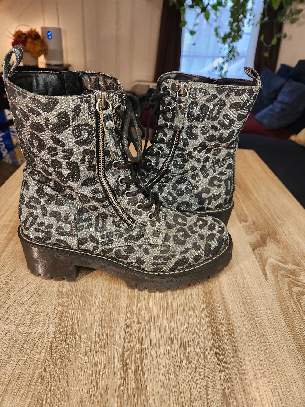 Mix No. 6 Rocklyn platform combat boots f shimmering silver animal Print